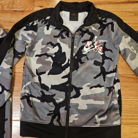 Jordan 2pc outfit - Picture 9 of 9